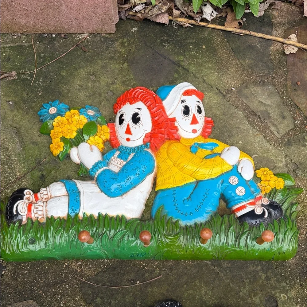 Ragdoll Vibrant Wall Set with Red and Blue Accents